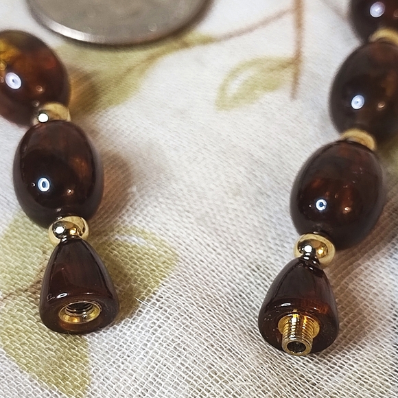 Faux Tortoise Brown Lucite Acrylic Gold Tone Necklace Hidden Clasp Vintage EUC - Picture 8 of 11